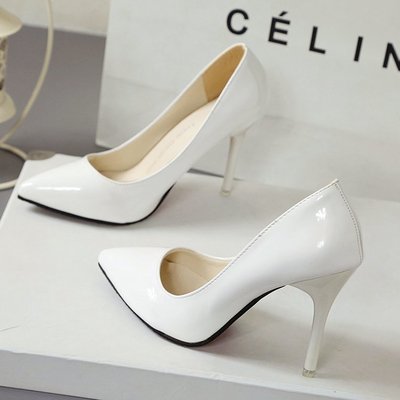 Pointed Toe Patent Leather Pumps