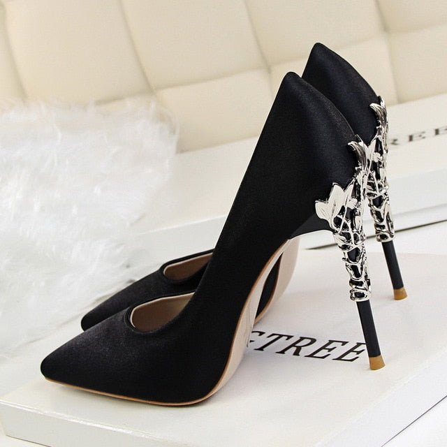 Metal Carved Sexy Pointed Toe Ladies Shoes